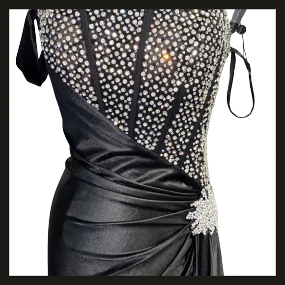 Sherri Hill 55367 BLACK Beaded Off Shoulder Evening Gown SZ 10 Prom Pageant EUC - Picture 4 of 10